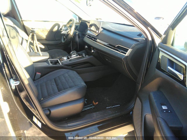 JA4J4UA85NZ065928 Mitsubishi Outlander Se