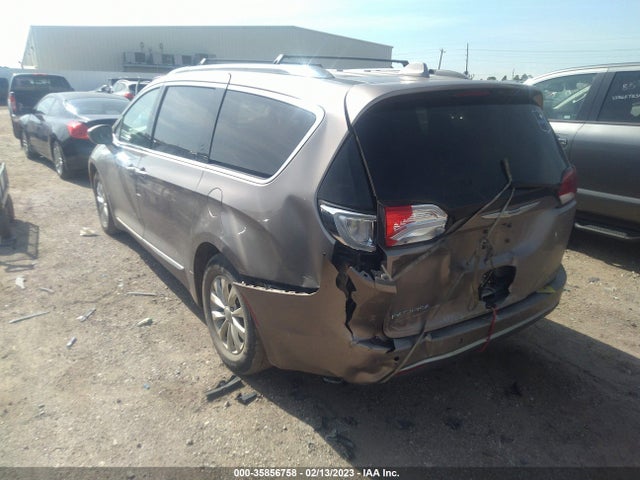 2C4RC1EG7JR260512 Chrysler Pacifica Touring L Plus