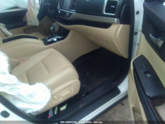 2019 Toyota Highlander, VIN: 5TDKZRFH0KS348588