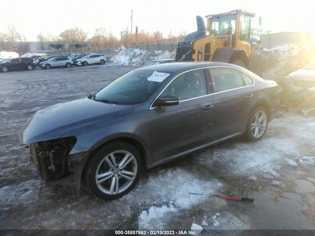 1VWBS7A3XEC052016 Volkswagen Passat Se W/sunroof