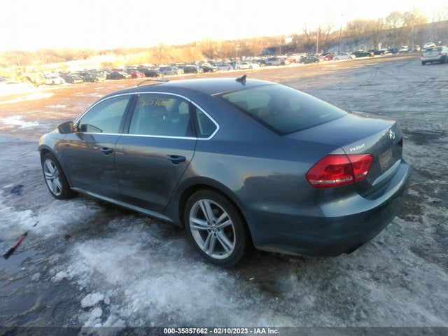 1VWBS7A3XEC052016 Volkswagen Passat Se W/sunroof