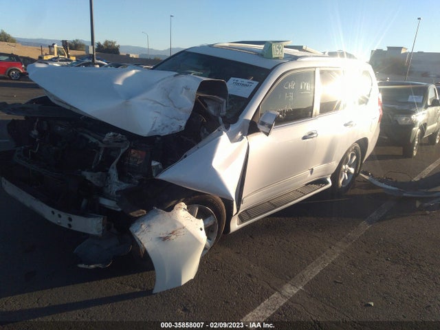 Lexus GX 460 2013 JTJBM7FX2D5051791 Image 2