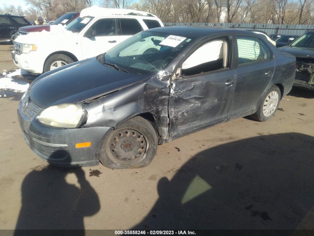 3VWJM81K88M042977 Volkswagen Jetta Sedan S