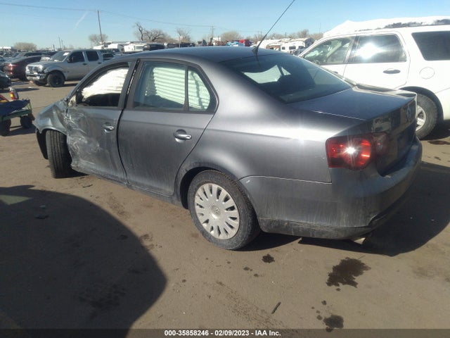 3VWJM81K88M042977 Volkswagen Jetta Sedan S