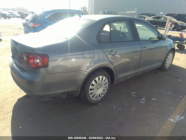 3VWJM81K88M042977 Volkswagen Jetta Sedan S