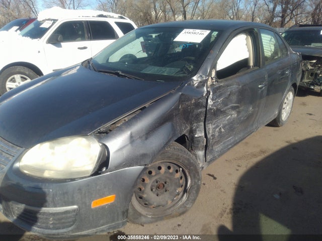 3VWJM81K88M042977 Volkswagen Jetta Sedan S