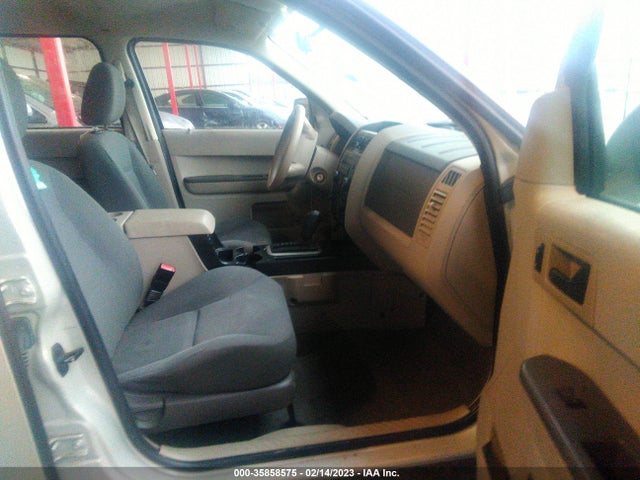 2008 FORD ESCAPE XLS VIN: 1FMCU02Z08KA5639