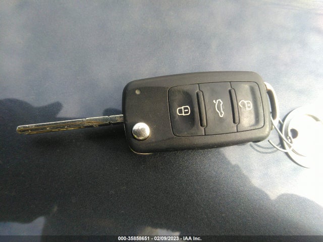 2014 Volkswagen Beetle, VIN: 3VWJL7AT1EM622623