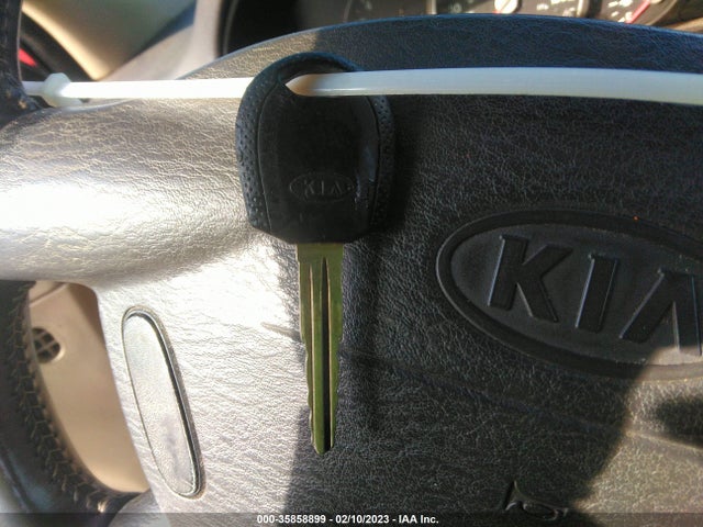 KIA Sedona 2003 KNDUP131636487648 Image 3