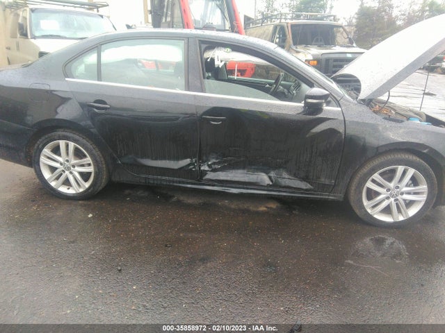 3VWL17AJ8HM385811 Volkswagen Jetta 1.8t Sel
