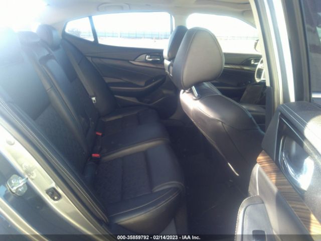 1N4AA6AP4HC445549 Nissan Maxima Platinum