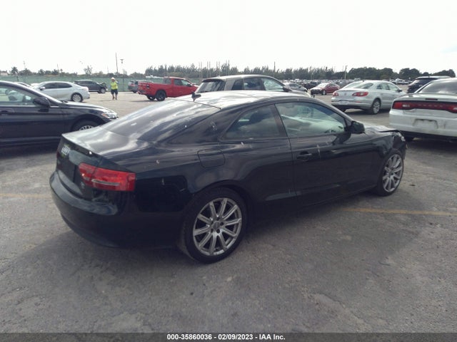 Audi A5 2.0t Premium Plus 2011 WAURFAFR2BA055514 Image 4
