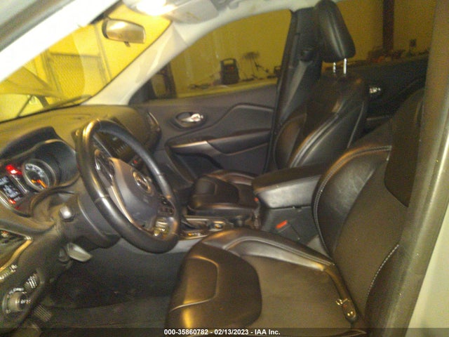 1C4PJMLB5KD389584 Jeep Cherokee Latitude Plus