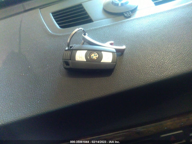 BMW 3 Series 328xi 2007 WBAVC93597K033406 Image 3
