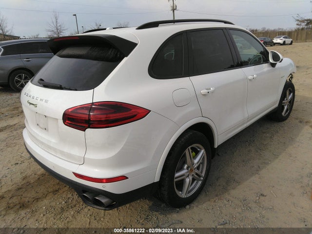 2017 Porsche Cayenne, VIN: WP1AE2A22HLA73168