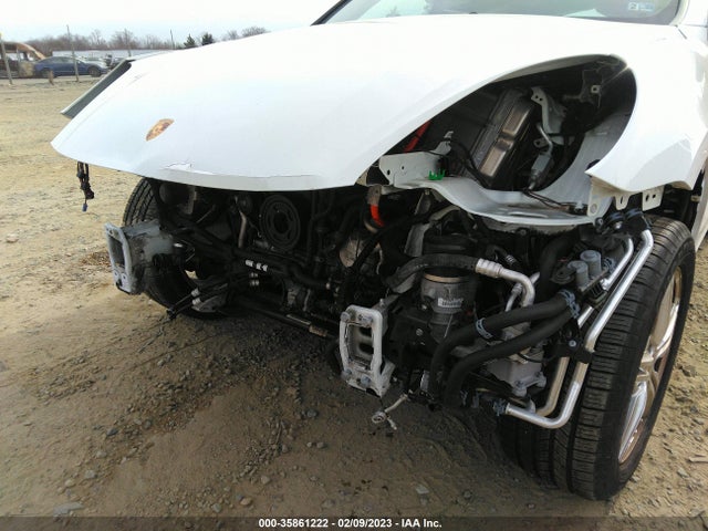 2017 Porsche Cayenne, VIN: WP1AE2A22HLA73168