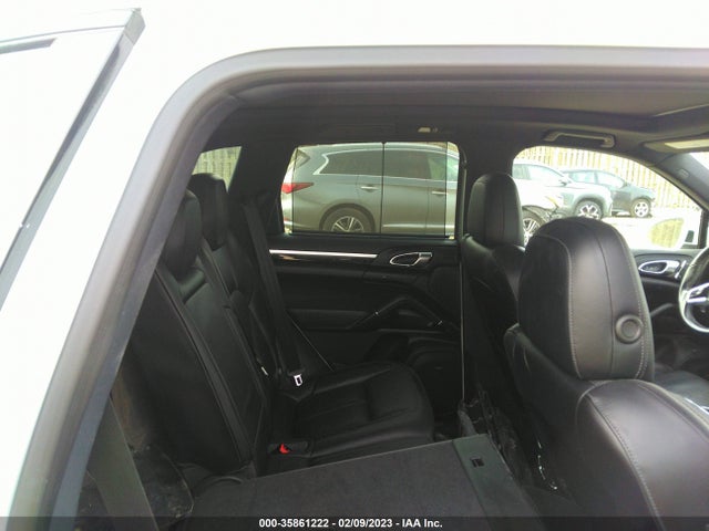 2017 Porsche Cayenne, VIN: WP1AE2A22HLA73168