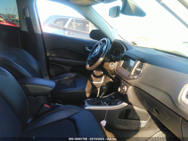 3C4NJDBB8KT683709 Jeep Compass Latitude