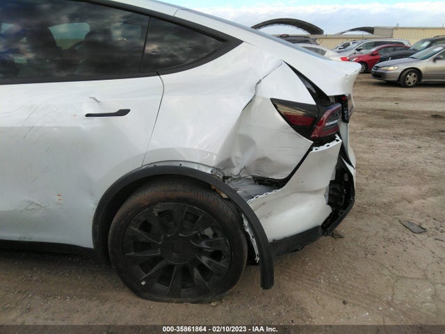 Tesla Model Y Long Range 2022 7SAYGDEE7NF511999 Image 7