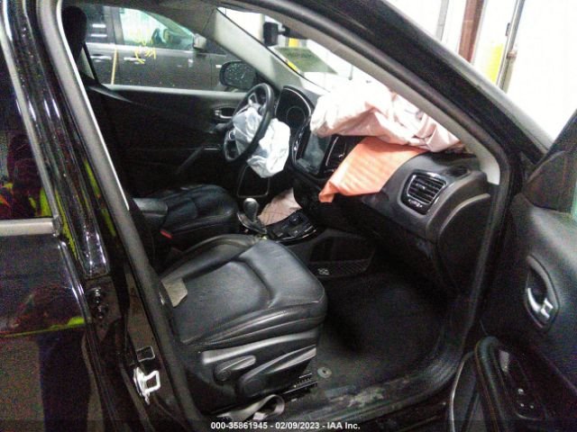 3C4NJDCB2JT479808 Jeep Compass Limited