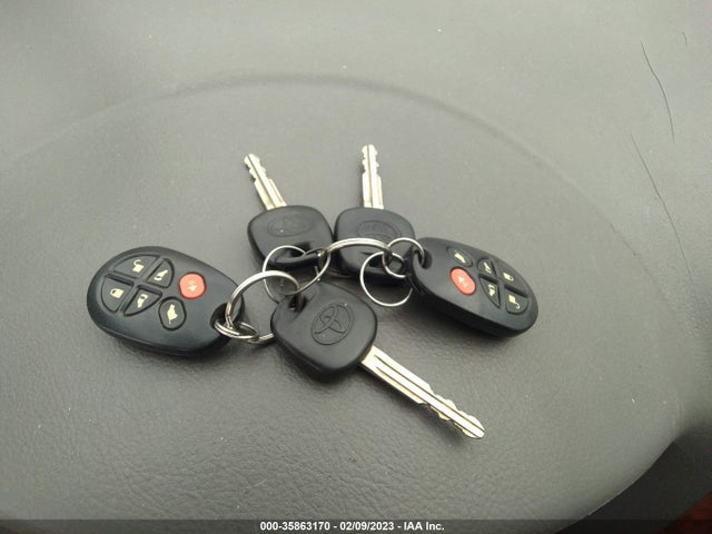 2004 TOYOTA SIENNA XLE VIN: 5TDBA22C34S022313