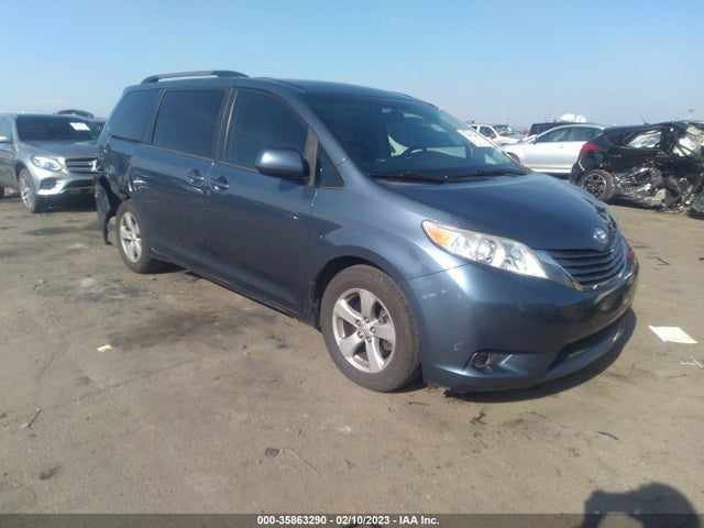 2016 Toyota Sienna, VIN: 5TDKK3DC9GS749556