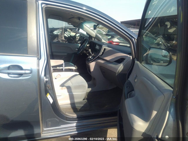 2016 Toyota Sienna, VIN: 5TDKK3DC9GS749556