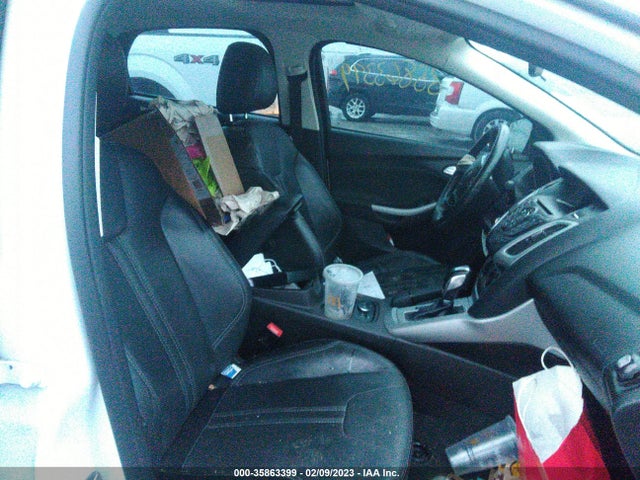 Ford FOCUS SE 2014 1FADP3F22EL246051 Image 5
