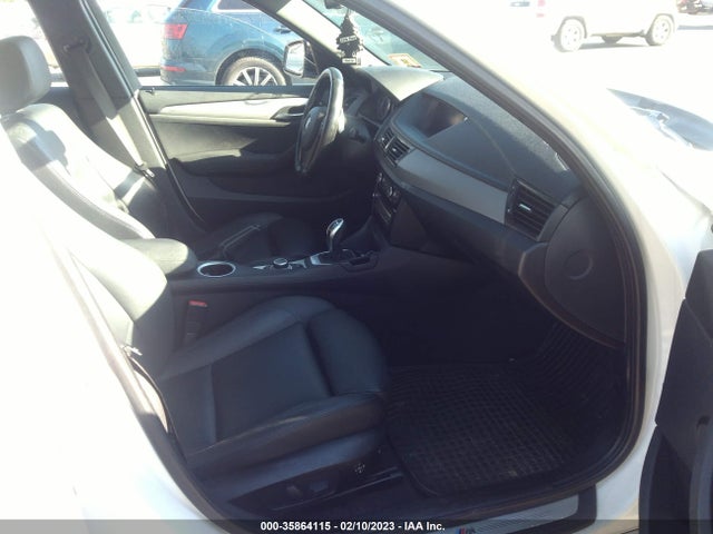 2014 BMW X1, VIN: WBAVL1C56EVY11495