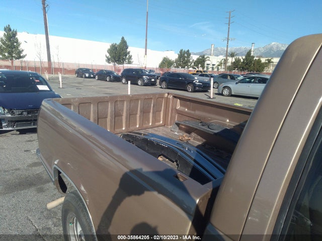 1997 CHEVROLET C/K 1500 VIN: 1GCEC14W8VZ231054