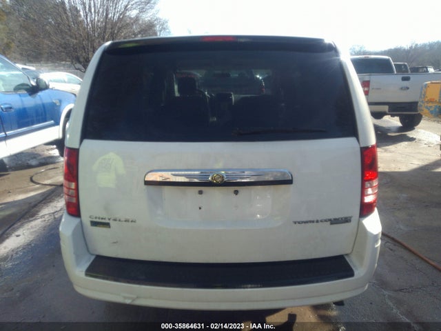 2A4RR4DEXAR215090 Chrysler Town & Country Lx