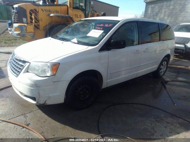 2A4RR4DEXAR215090 Chrysler Town & Country Lx