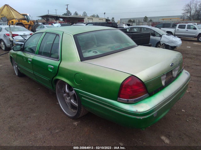 2000 FORD CROWN VICTORIA VIN: 2FAFP73W1YX213704