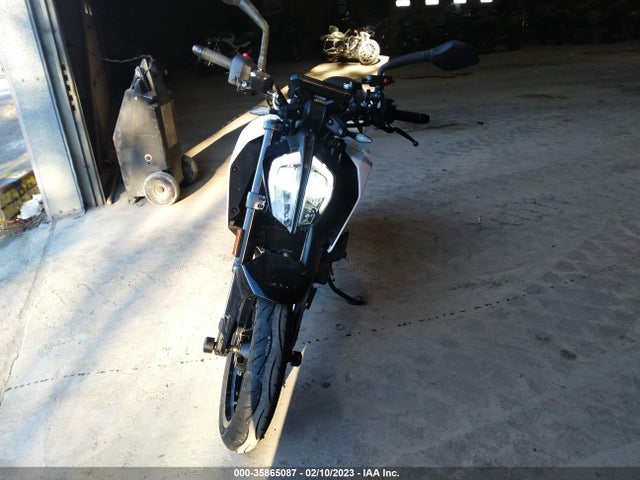 2021 KTM 390 DUKE VIN: MD2JPJ404MC268273