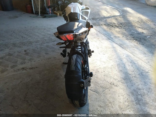 2021 KTM 390 DUKE VIN: MD2JPJ404MC268273