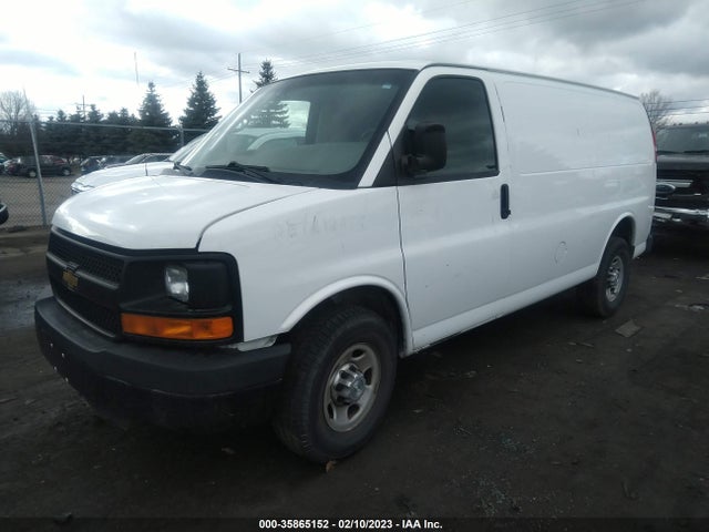 Chevrolet EXPRESS CARGO VAN 2015 1GCWGFCF6F1212476 Image 2