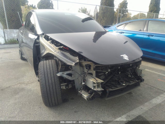 5YJYGDEF8LF001454 Tesla Model Y Long Range/performance