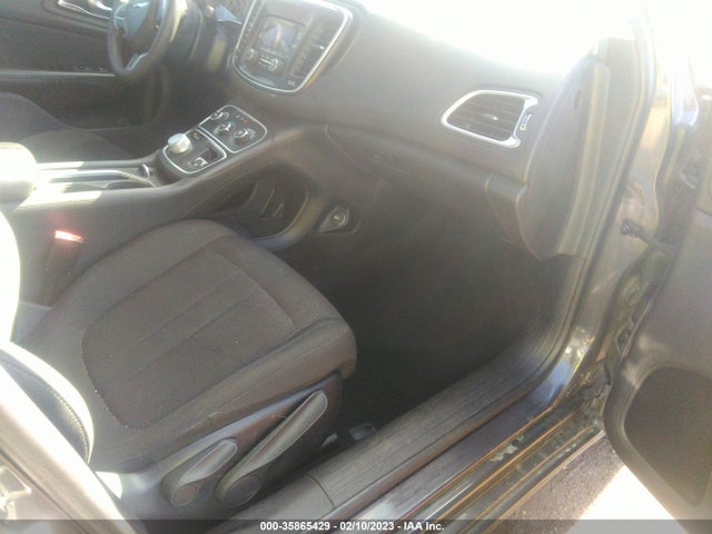 Chrysler 200 LX 2015 1C3CCCFB3FN728913 Image 5