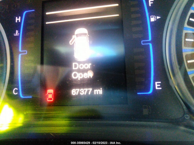 Chrysler 200 LX 2015 1C3CCCFB3FN728913 Image 7