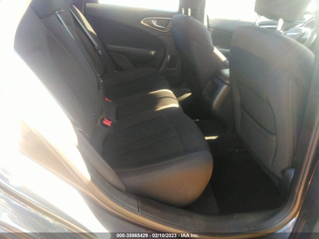 Chrysler 200 LX 2015 1C3CCCFB3FN728913 Image 8