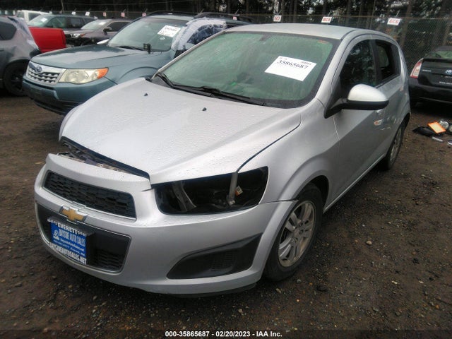 Chevrolet Sonic 2015 1G1JC6SG3F4203970 Image 2