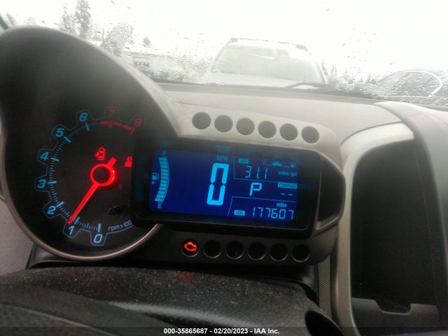 Chevrolet Sonic 2015 1G1JC6SG3F4203970 Image 9