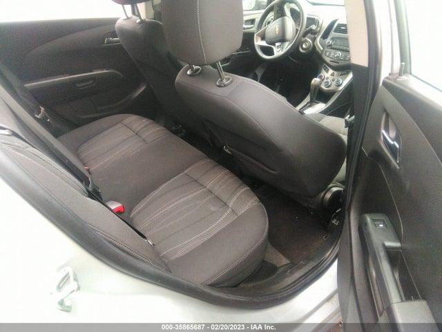 Chevrolet Sonic 2015 1G1JC6SG3F4203970 Image 10