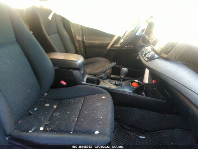 2017 Toyota RAV4, VIN: JTMBFREV0HJ120631