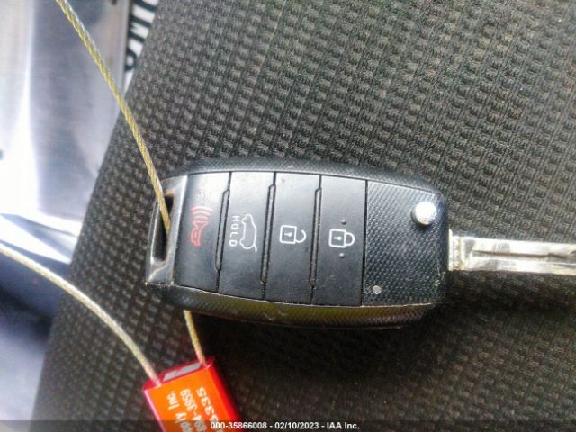 5XYKT3A63EG446889 KIA SORENTO LX