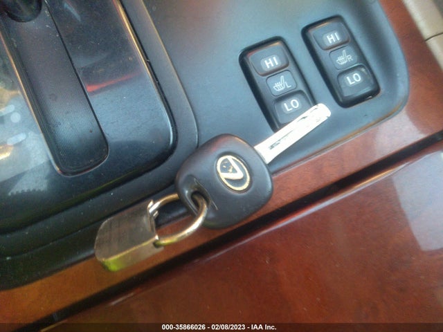 Lexus LX 470 2002 JTJHT00W723521763 Image 3