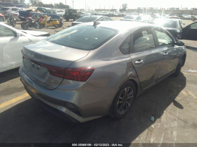 3KPF24AD9NE424689 KIA Forte Lxs