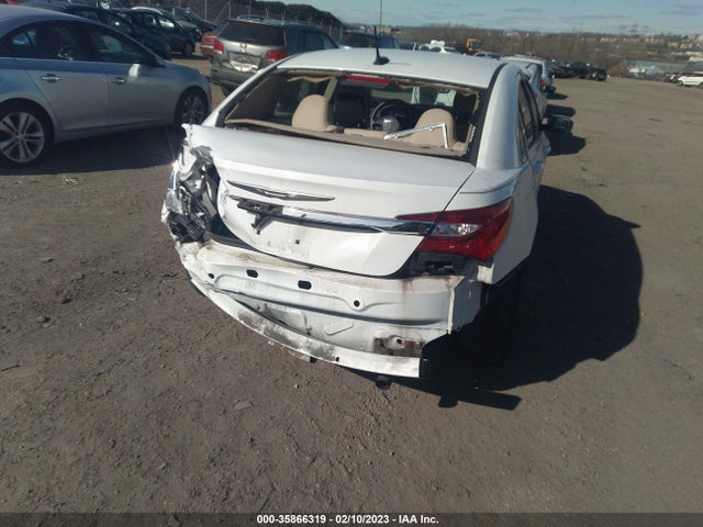 1C3CCBAB5DN670690 Chrysler 200 LX