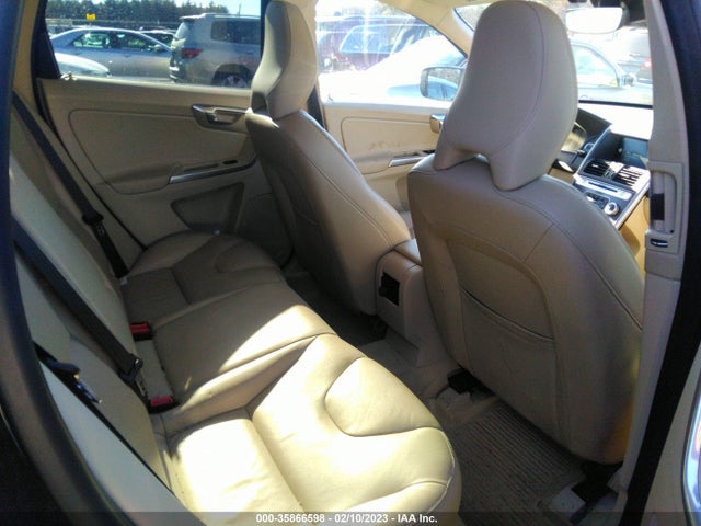 2015 Volvo XC60, VIN: YV4612RK7F2710899