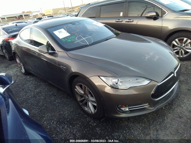 2015 Tesla Model S, VIN: 5YJSA1E1XFF117401